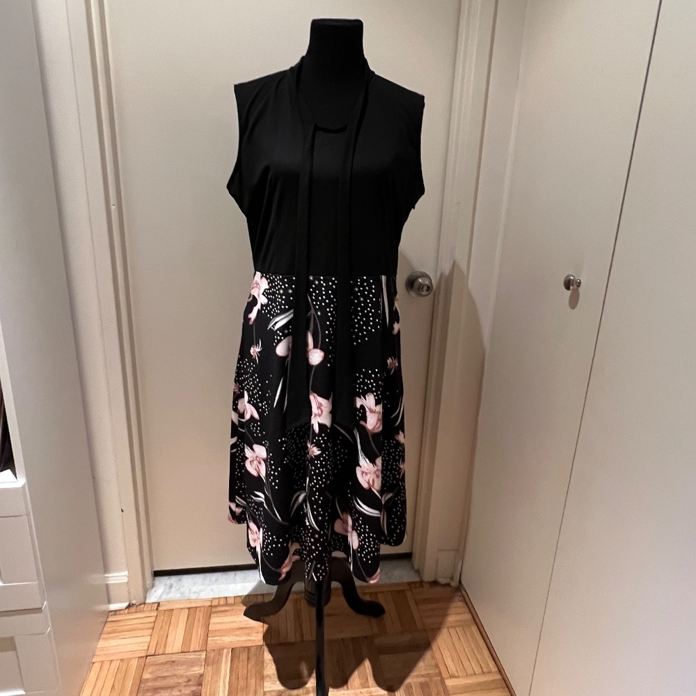 Bow Tie V-Neck Dress w/Pockets